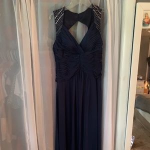 VINCE CAMUTO SLEEVELESS NAVY BEADED FORMAL GOWN